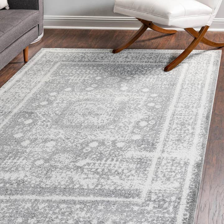 Traditional Cavalli Rosso Rug and other Purchase Wholesale automatico mangime cavalli. Free Returns & Net 60 Terms on Faire trending on Faire.