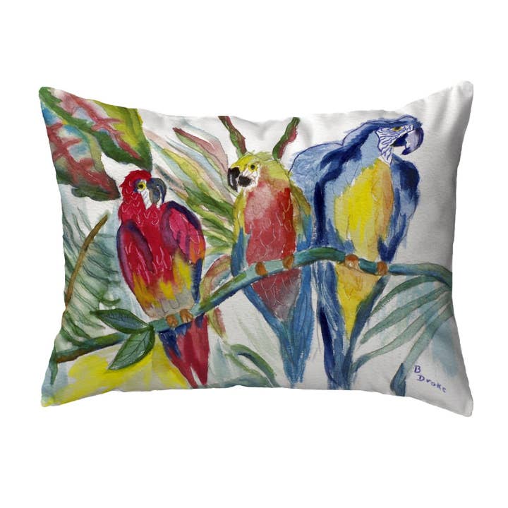 Almohada Parrot Family para venta al por mayor de Betsy Drake Interiors