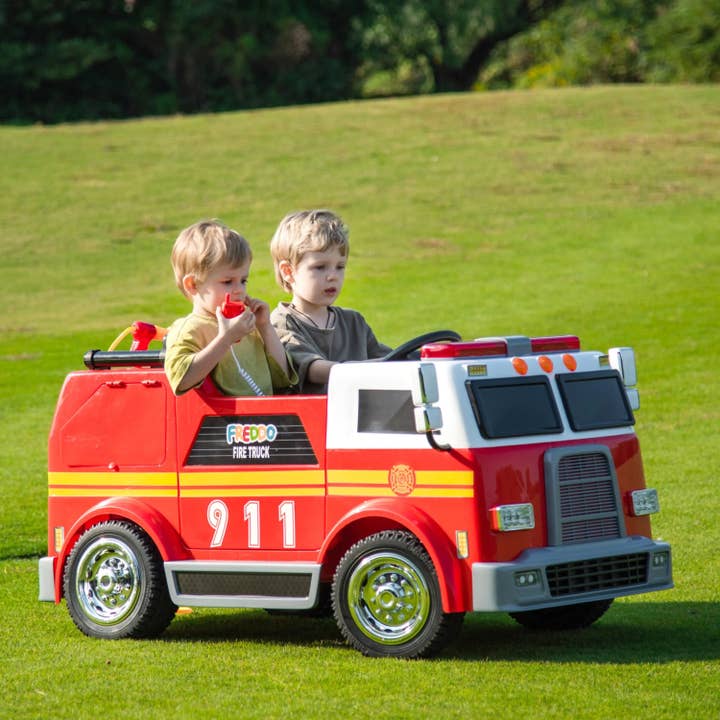 Rouge Camion de pompier 2 places Freddo 24 V Ride On en vente sur Faire