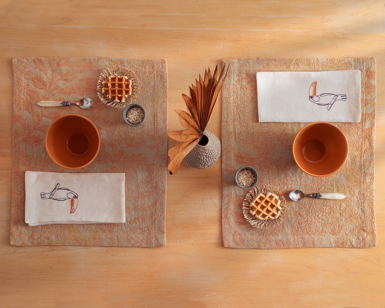 BUSATTI - Wholesale Dinner & Cloth Napkin - ITALIAN GARDEN - Set of 2 embroidered napkins4