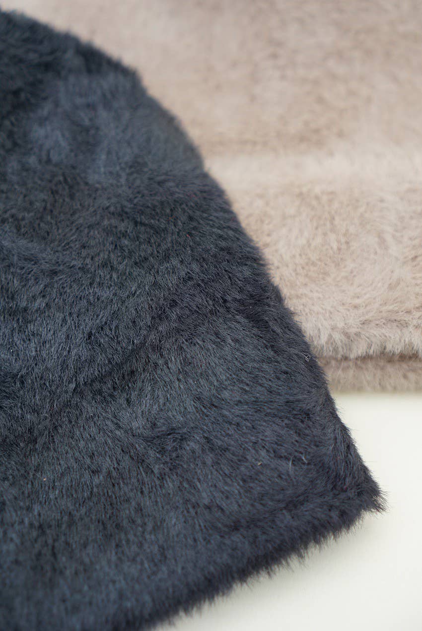 Olive & Pique - Venta al por mayor Gorro de lana - Mujer - Gorro minimalista elegante de piel sintética1