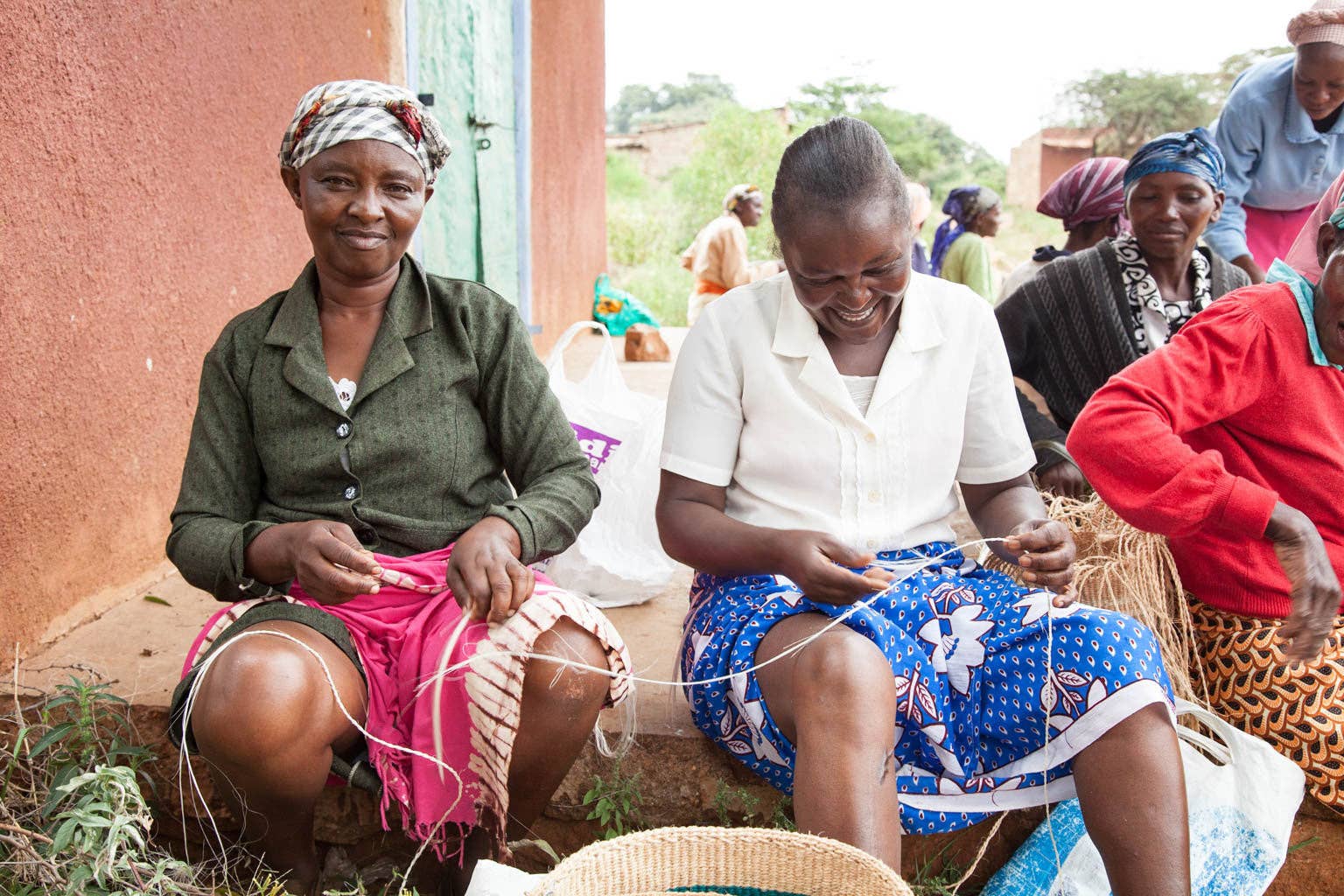 The Basket Room – wholesale Laundry basket – HERI: Natural & White Speckled Woven Laundry Basket | Hamper3