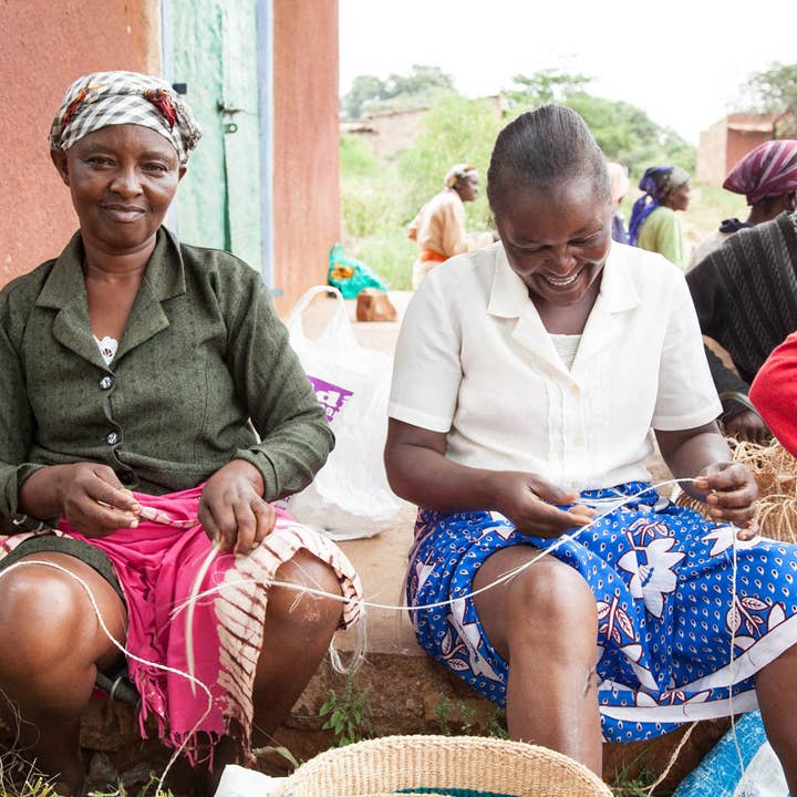 The Basket Room – wholesale Laundry basket – HERI: Natural & White Speckled Woven Laundry Basket | Hamper3