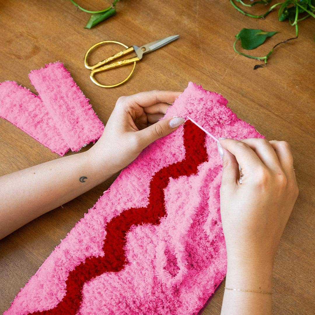 Craft Club – wholesale DIY craft kit – Pink & Red Wavey - Woven Tote Bag Kit6