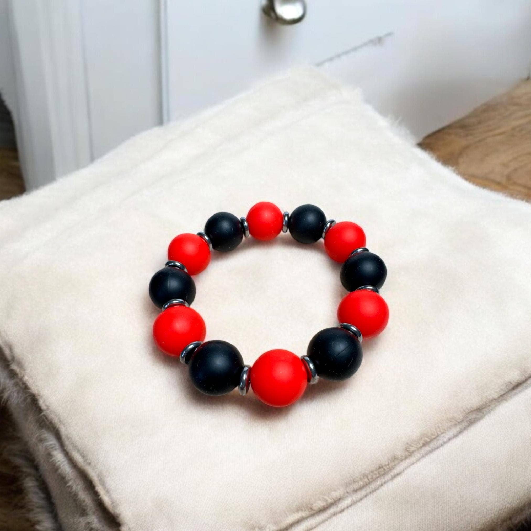 Fish Towne Designs, LLC - Wholesale Beaded Bracelet - Red and Black Game Day Chunky Bead Bracelet7