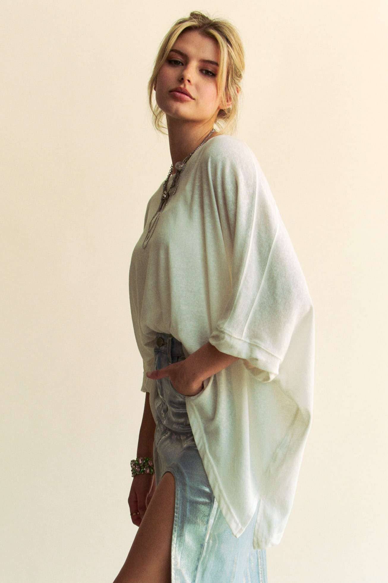 Davi & Dani - Wholesale Lounge Top - Women's - PLUS DROP SHOULDERS BATWING SLEEVE SIDE SLIT TOP4