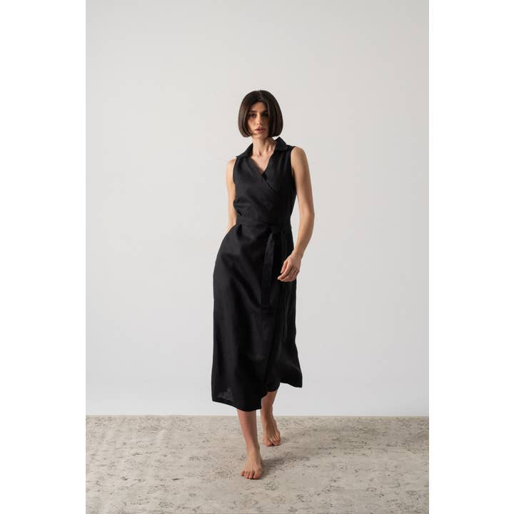 Cora Omslagskjole Sort for engroshandel hos LUXMII