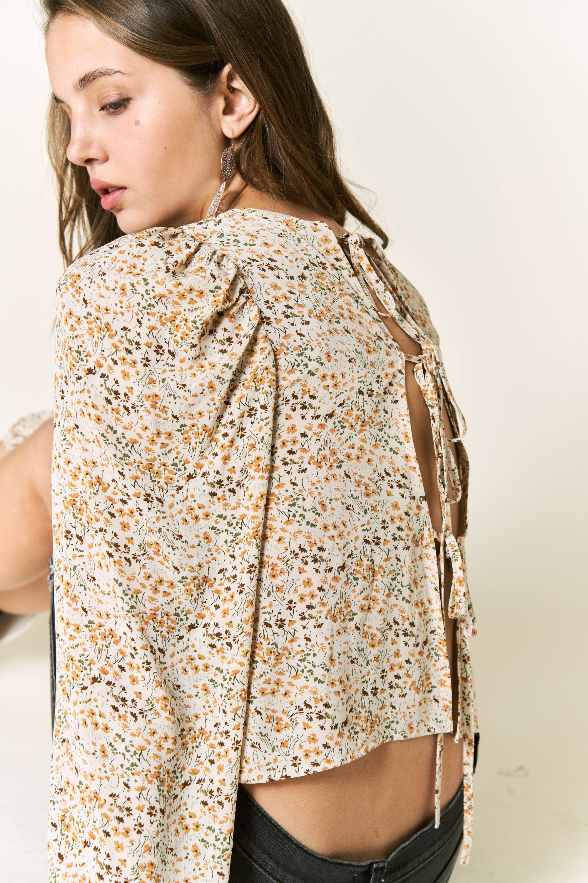 Petal Dew - Wholesale Blouse - Women's - FLORAL PRINT FRILLY TOP BLACK LACE UP - P0008314