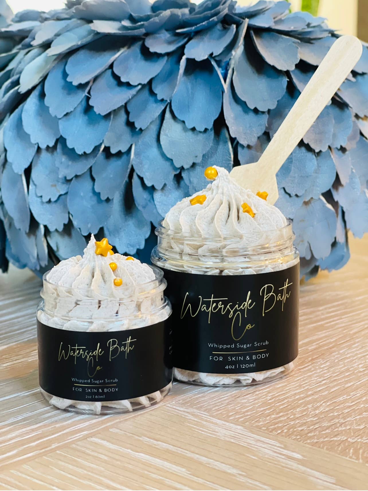 Waterside Bath Co - Vente Gommage/exfoliant pour le corps - Gommage au thé Twilight et au sucre fouetté ambré1