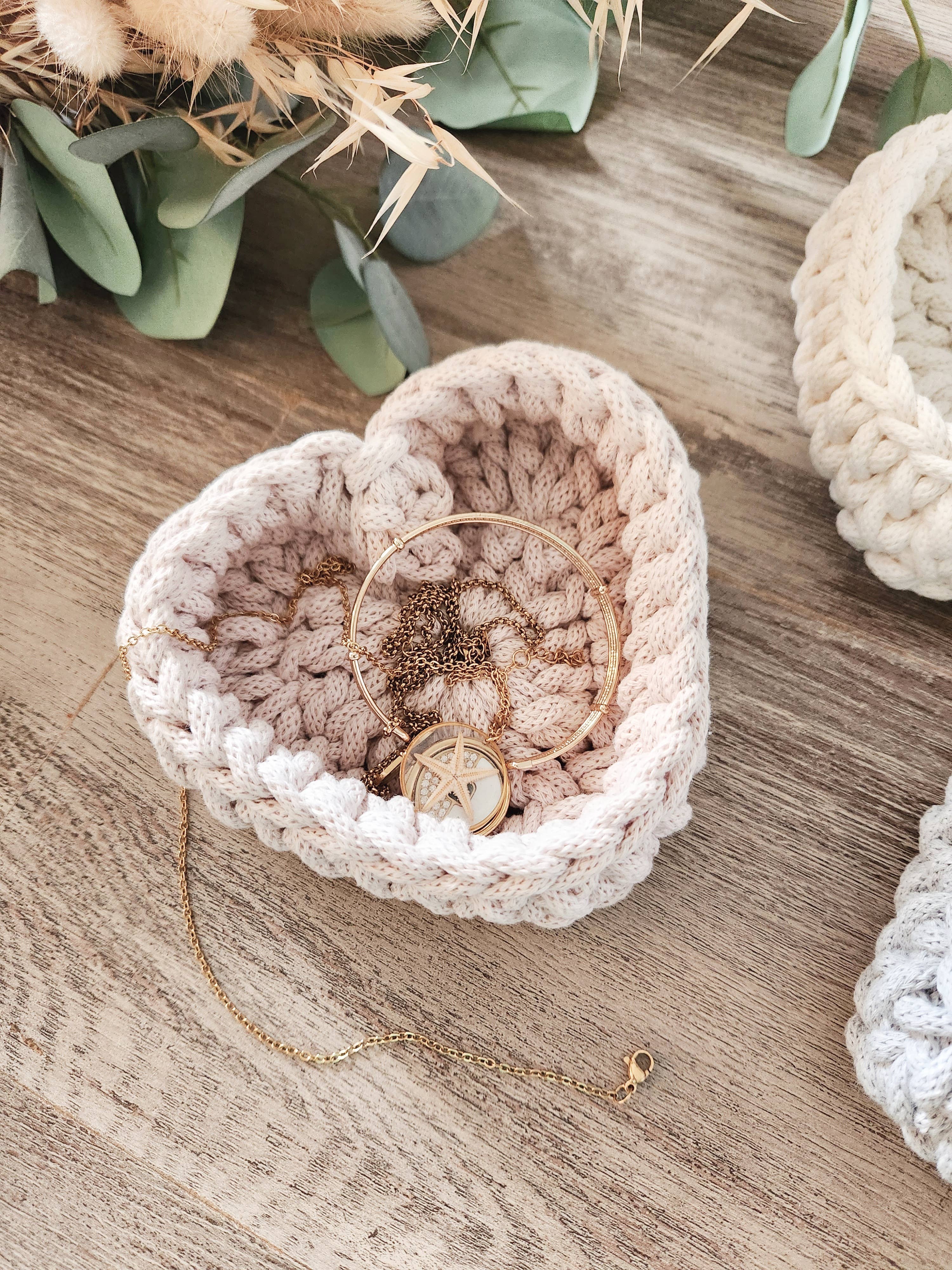 Naturalmarjory – wholesale Basket – Heart basket, heart hook, heart jewelry basket 7