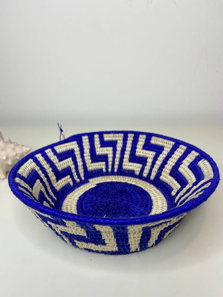 Cesta pequeña de sisal - 020 para venta al por mayor de Eve & Nico Gifts & Home Decor