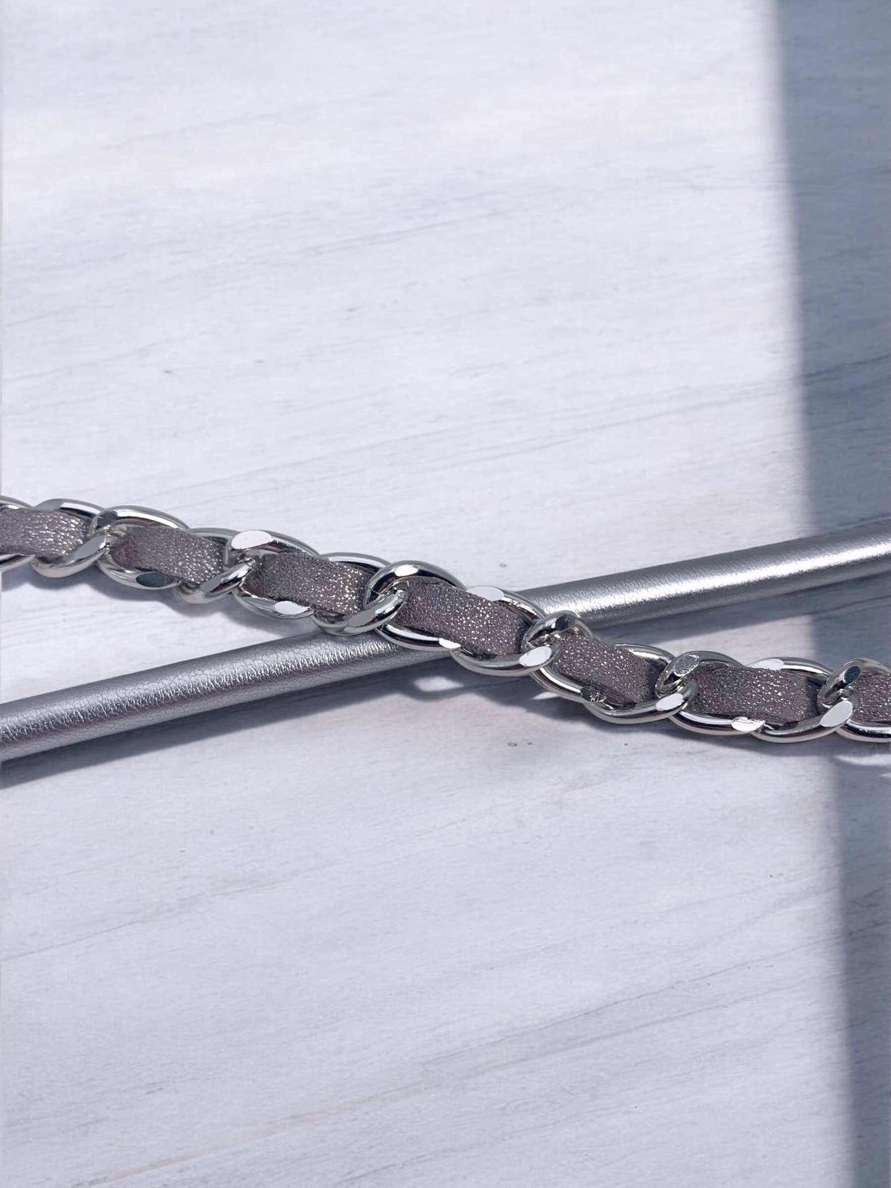 BYREN | ÉLINE L'ATELIER - Wholesale Phonecase Strap - KY01 long phone strap5