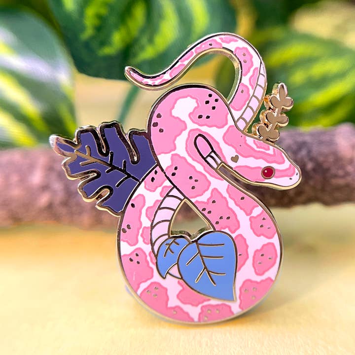 The Crowned Rabbit – wholesale Lapel pin/button – Pink Corn Snake Enamel Pin0