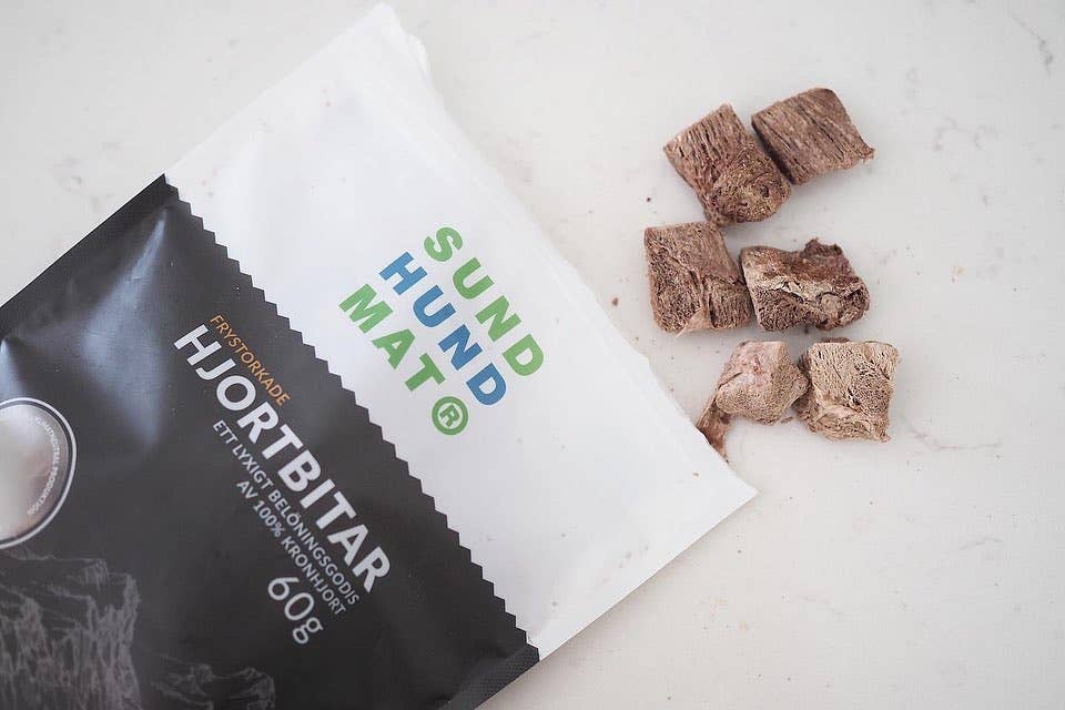 Sund Hundmat - Vendita all'ingrosso Snack - Cani - Pezzetti di cervo liofilizzati 60 g2