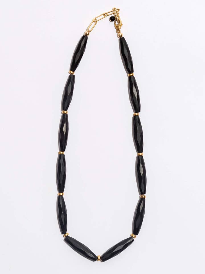 Collier Genevieve en onyx noir mat pour la vente par Narrative Jewelry