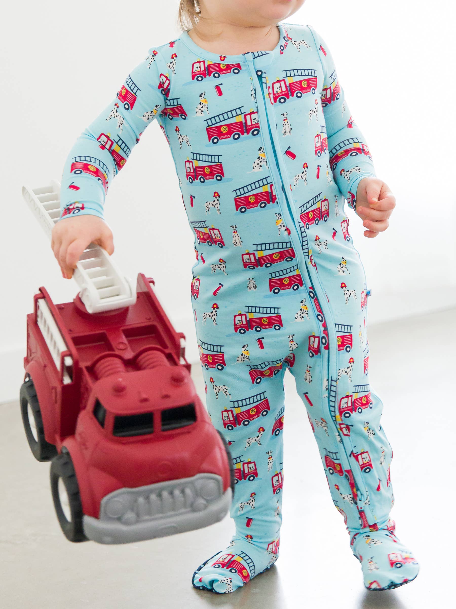 Blå SoftSnooze™ Baby Boys Bambu Viskos Paws To The Rescue Pyjamas med Fötter i Ett Stycke för wholesale på Faire3
