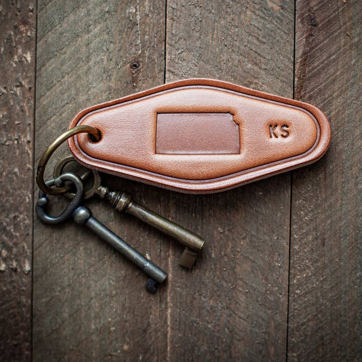 Llavero de Silueta de Kansas State Estilo Motel de Cuero para venta al por mayor de Sugarhouse Leather