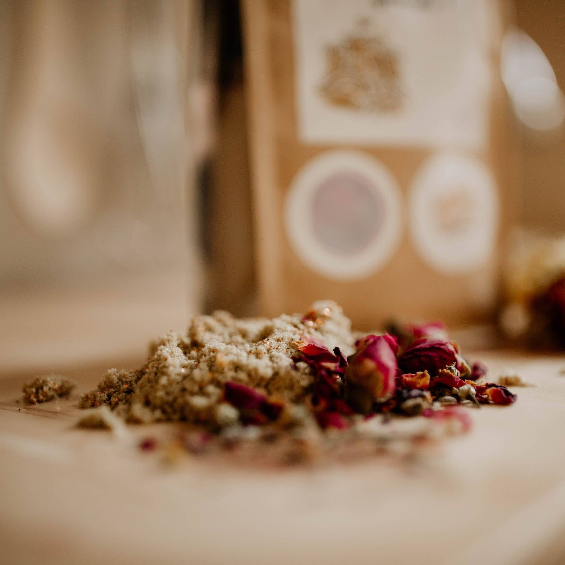 Kiss Chasey Designs - Wholesale DIY craft kit – Child - Calming Sand & Shell Kit1