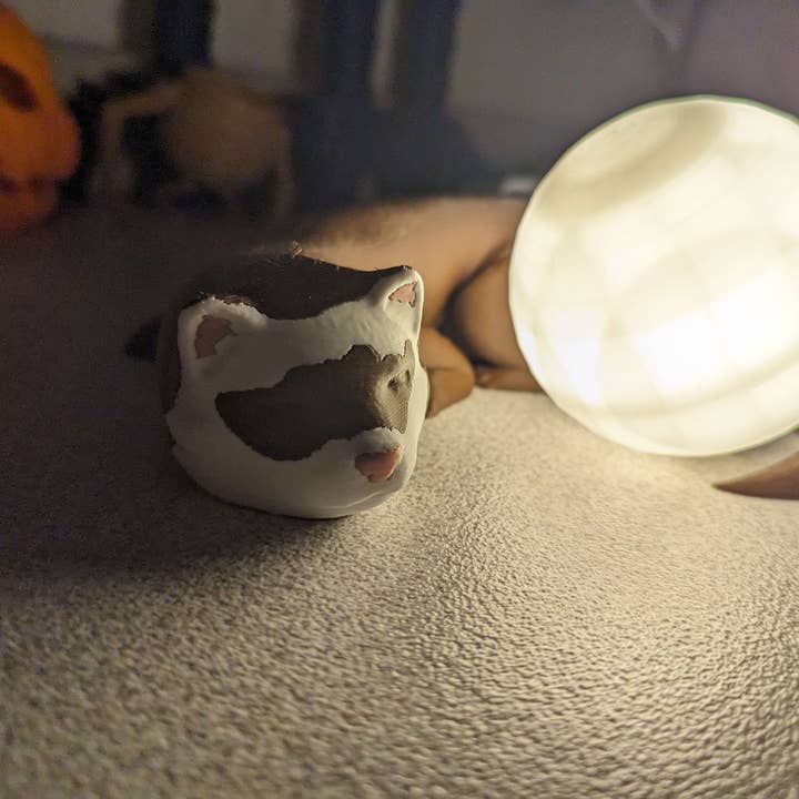 Lampe de Nuit Furet, Veilleuse, Décoration pour la vente par Zeus Print Shop