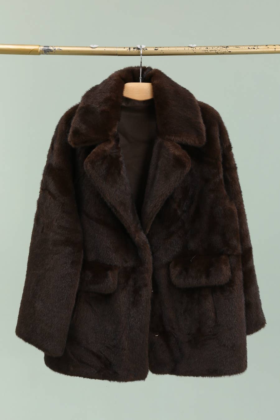 DIX-ONZE – wholesale Fur/faux fur coat – Women's – Soft Effect Fur Jacket – Chic & Versatility0