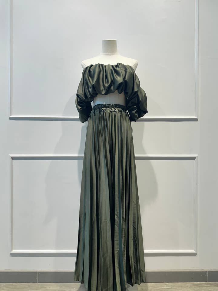 AMARIA - Wholesale Top & Pant Set (NOT Loungewear) - Women's - Satin Ensemble – Bardot Top & Pleated Palazzo Pants 3110815