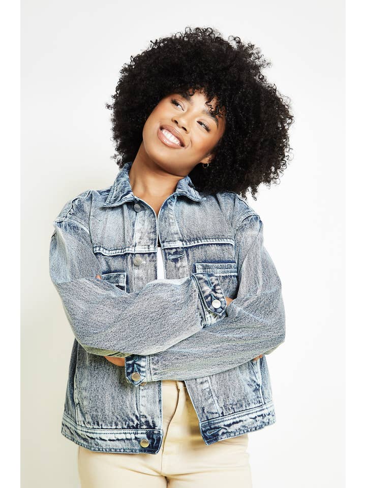 JMOJO UK Limited – wholesale Jeansjackor – Dam – OVERSIZE JEANSJACKA - BLUE WASH