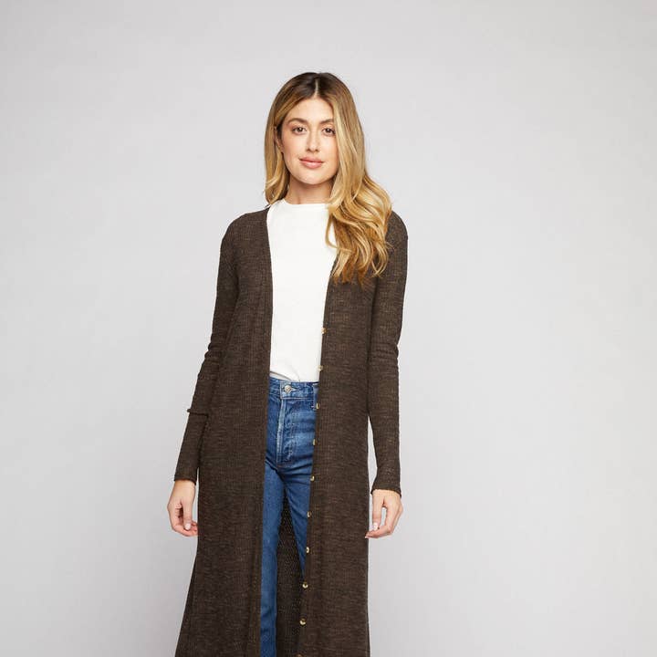 Cardigan Maxi Waffle - Almond e ulteriori Risultati per vendita all di cialde all'ingrosso. Resi gratuiti e termini di pagamento a 60 giorni su Faire in tendenza su Faire.