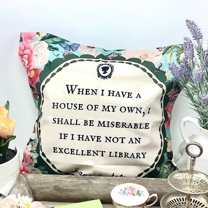 Copricuscino per libreria decorativa della casa da tè di Jane Austen per la vendita all'ingrosso da parte di All Little Cute Things