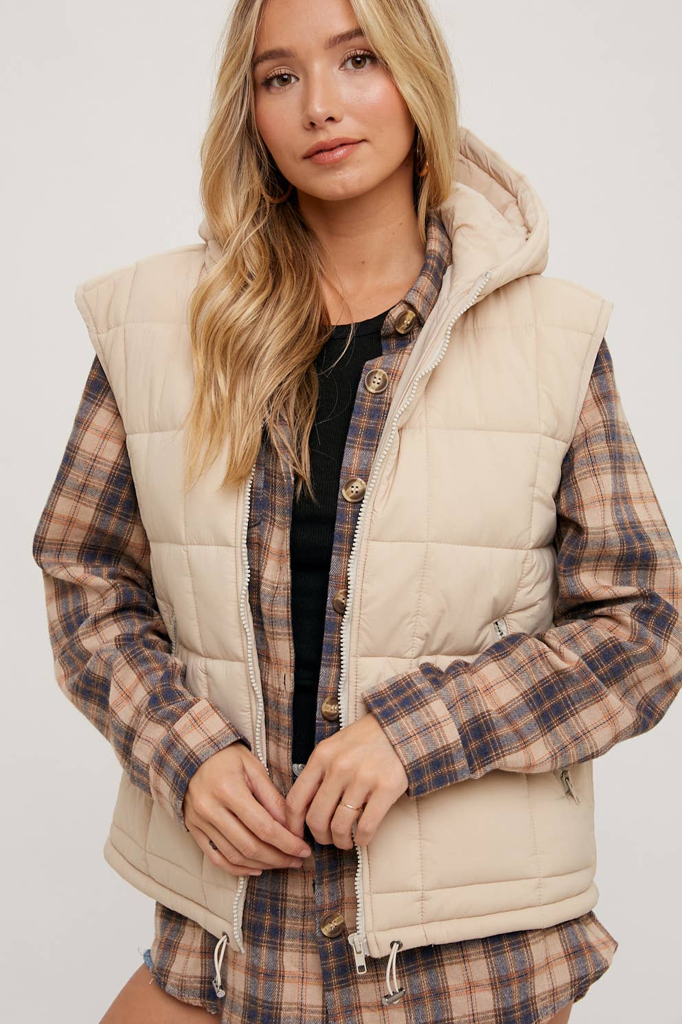 Bluivy - Wholesale Outerwear Vest - Women's - PUFFER ZIP-UP HOODED VEST12
