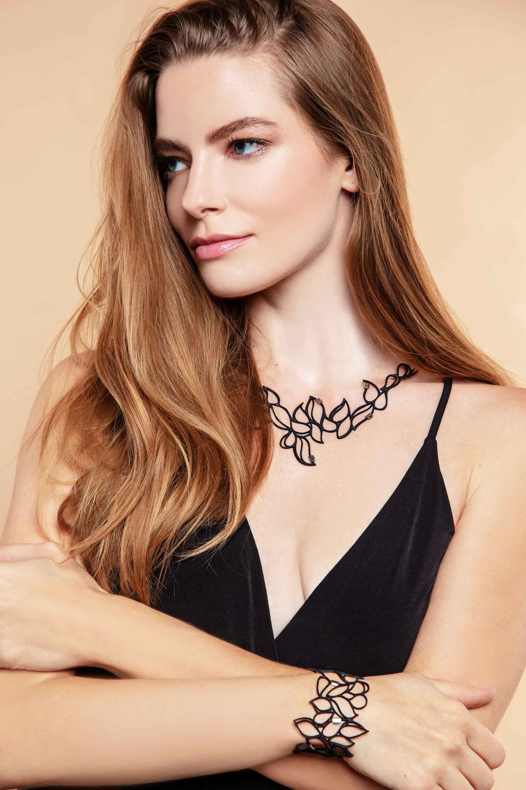 Batucada - Wholesale Choker/Collar - Shiny Drops Necklace3