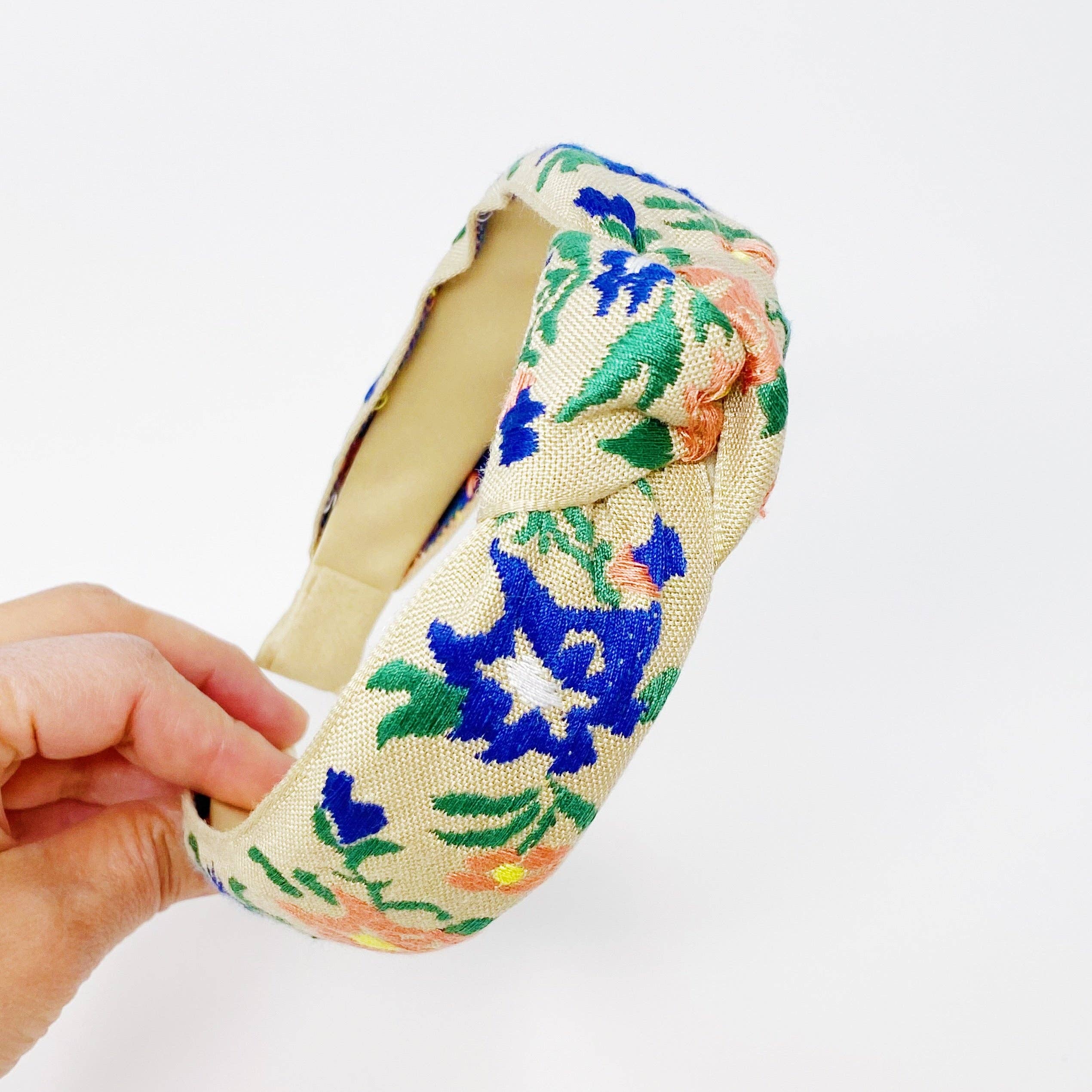 Ellison+Young – wholesale Pannband - Dam – Broderad hårband med franska blommotiv2