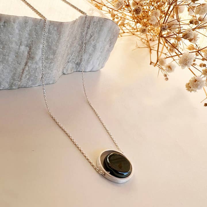 FIDGET ANXIETY NECKLACE for wholesale by Ashlen