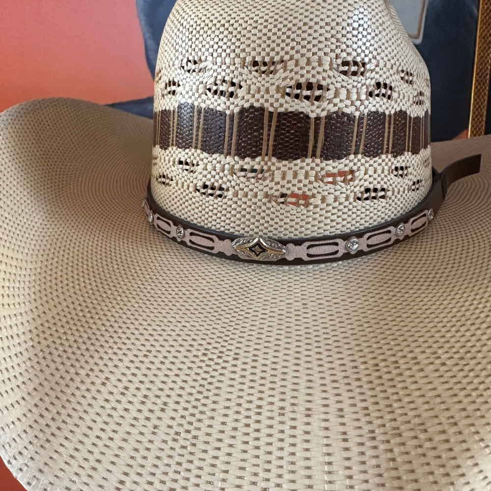 NATUREL Chapeau de cowboy en paille en métal, étoile de shérif, concho, clous sur bandeau en vente sur Faire4
