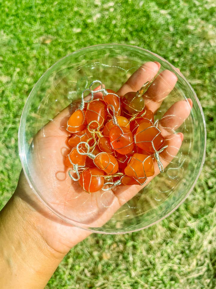 Anhänger aus getrommeltem Karneol (nur Anhänger) für den Großhandel von Beyond The Above