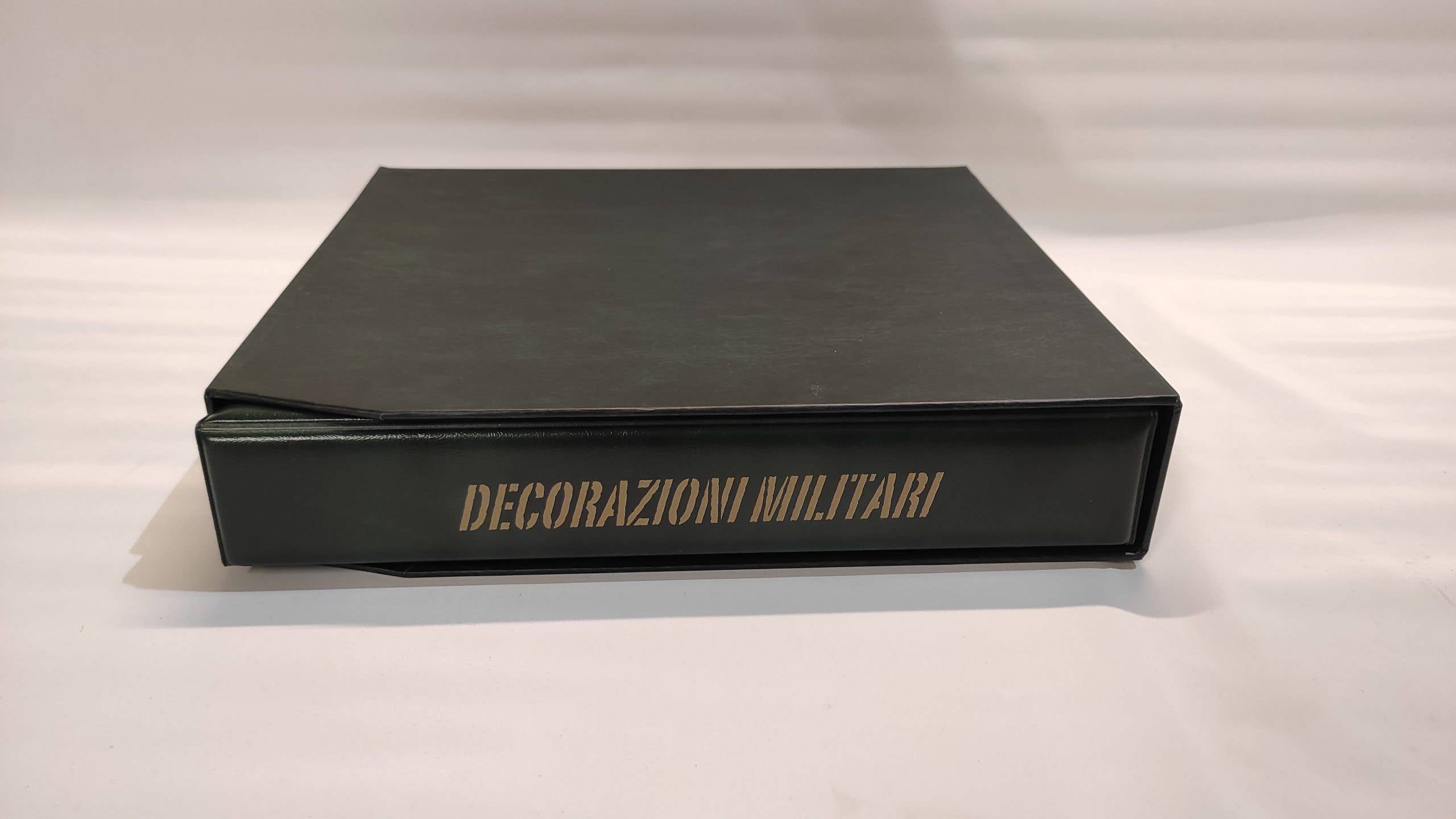 Coins&More - Wholesale Decorative Box - MasterPhil Album Binder with Medal Case0