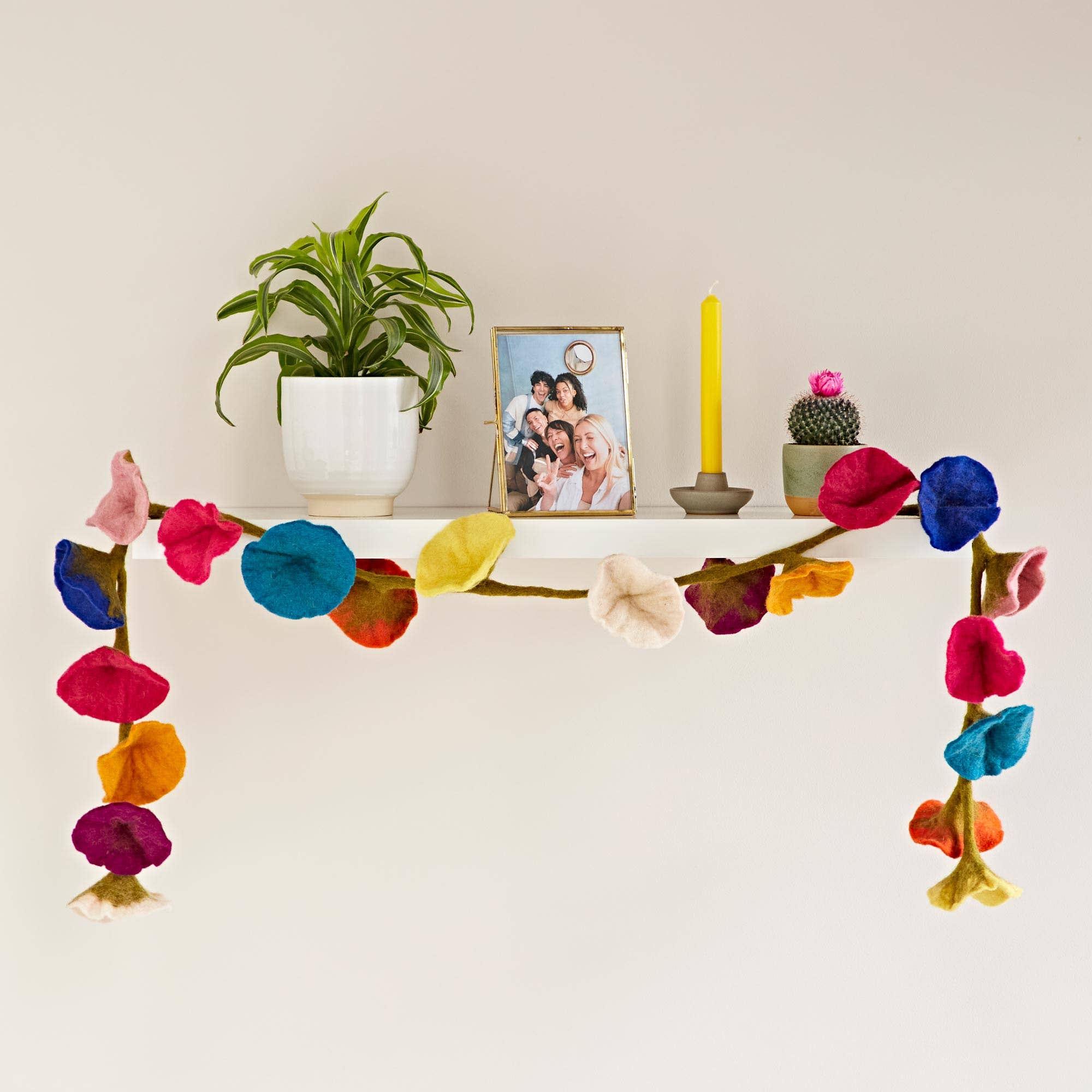 The Paper High Gift Company Limited - Vente Fanion/guirlande - Guirlandes de fleurs en feutre artisanales - fait main0