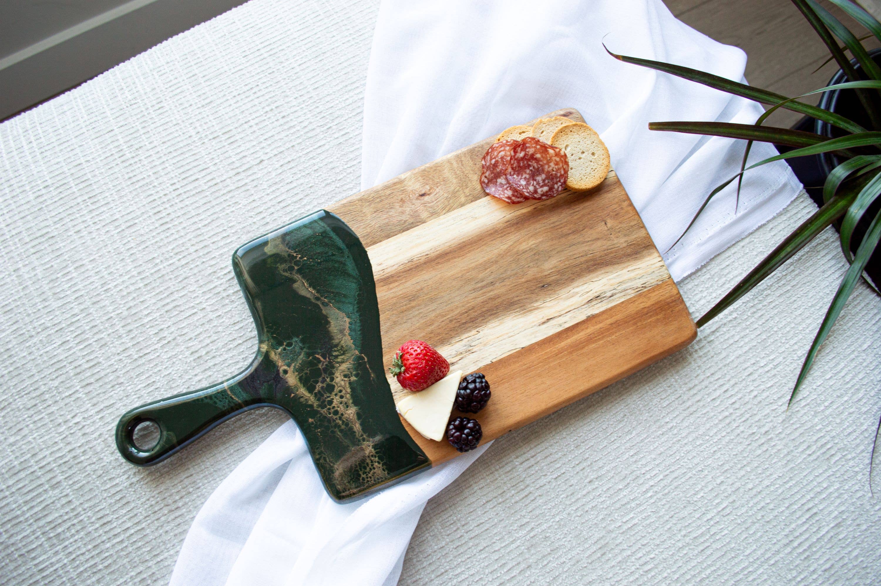 Lynn & Liana Designs - Wholesale Cheese Board - Charcuterie Board - Medium 8" x 16" NO TARIFFS!8