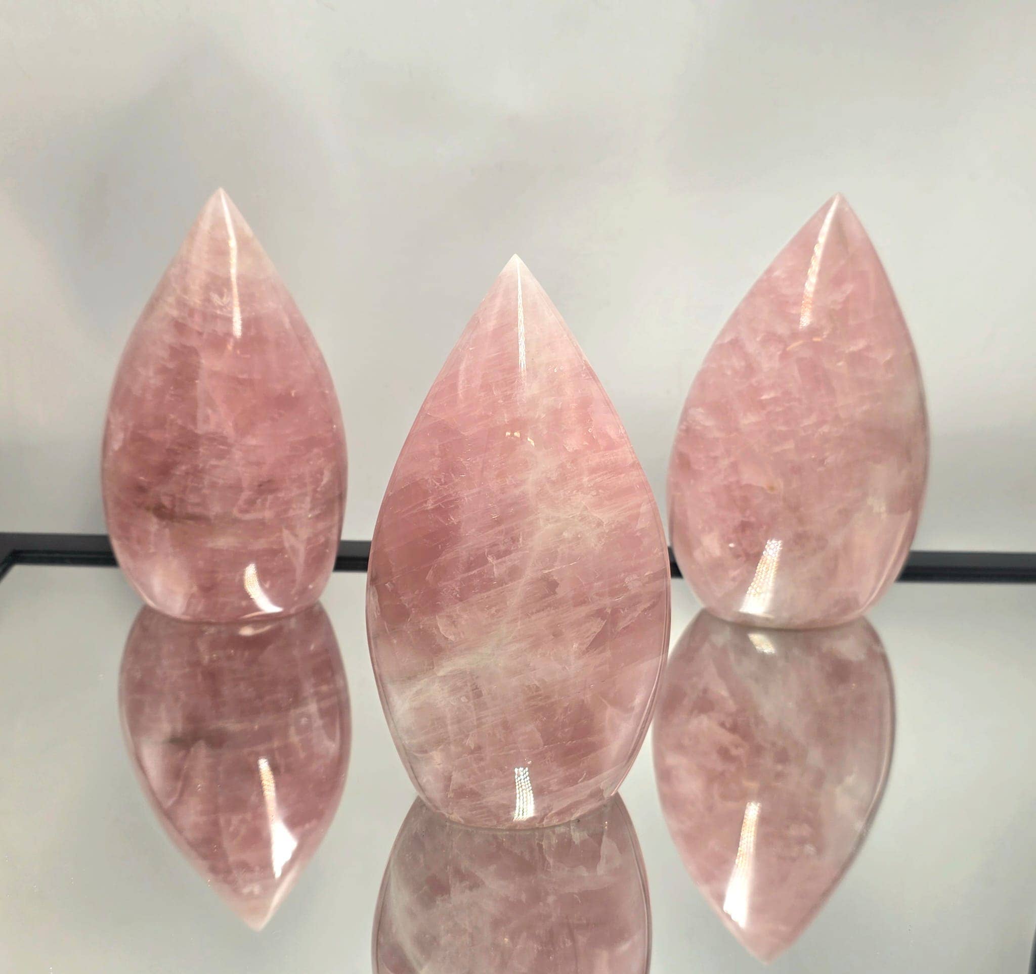 Distinction Crystals – wholesale Spiritual stone/crystal – XL Rose Quartz Crystal Lotus Flame2