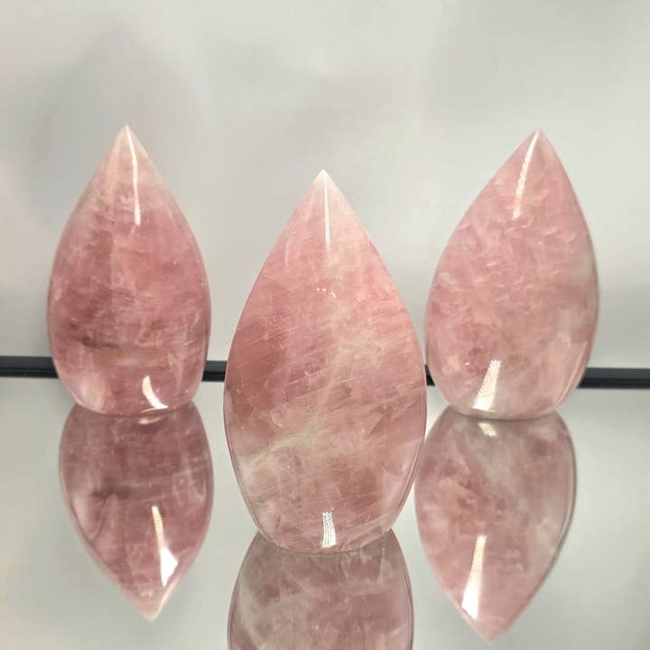 Distinction Crystals – wholesale Spiritual stone/crystal – XL Rose Quartz Crystal Lotus Flame2