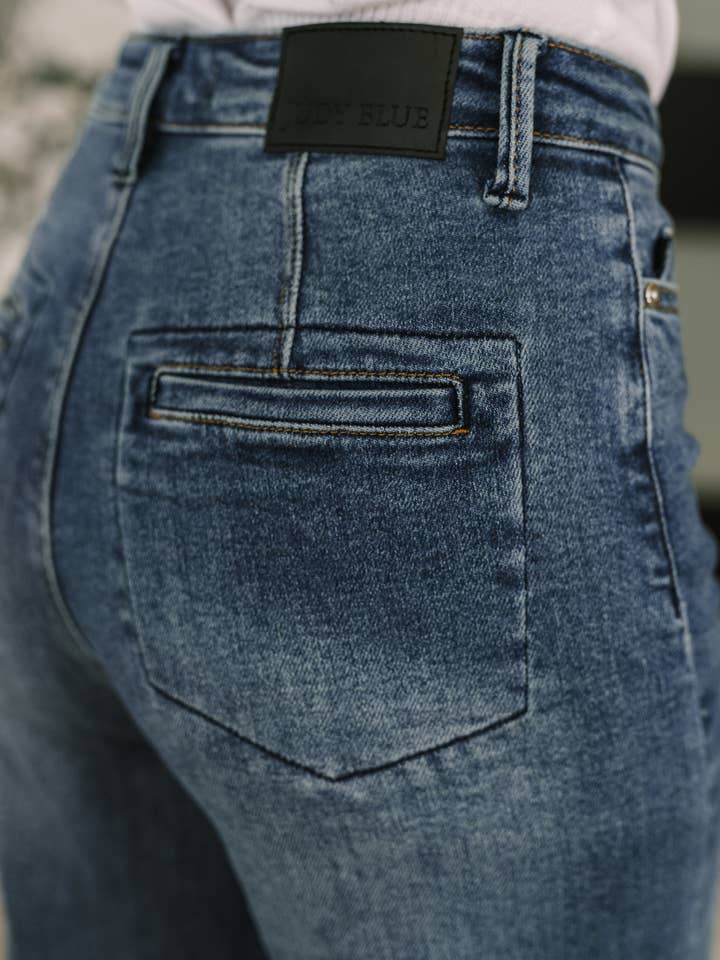 Avenue Wholesale - Wholesale Jeans - Women's - High Waist Column Straight Button-Fly & Back Welt Pkts4