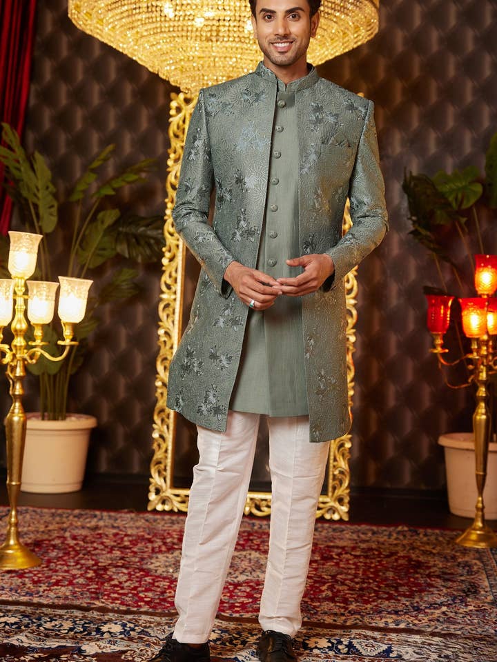 Grüne Kunstseide Traditionelle Indo-Western-Sherwani Lange Kurta & Hose für Herren zur Hochzeit - Stickereiarbeit für den Großhandel von HATKE BRIDE