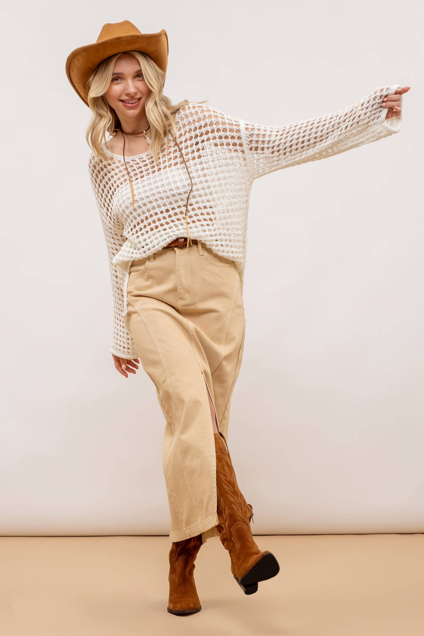 SAND PANELERET MIDI NEDERDEL MED DELT KANT for engroshandel på Faire4