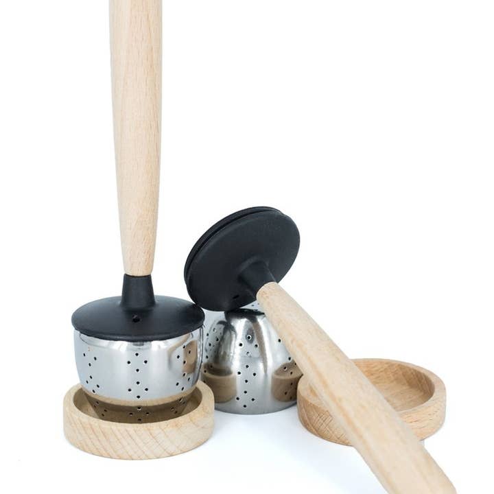 ARELO - Wholesale Tea Strainer/Infuser - Tea strainer with wooden handle and drain dish