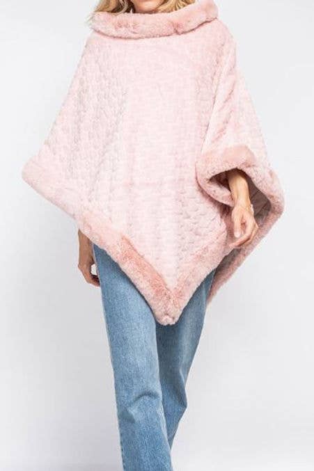 LOOWIE - Wholesale Poncho - Women's - 9069 Faux Fur Poncho Hearts Loowie7