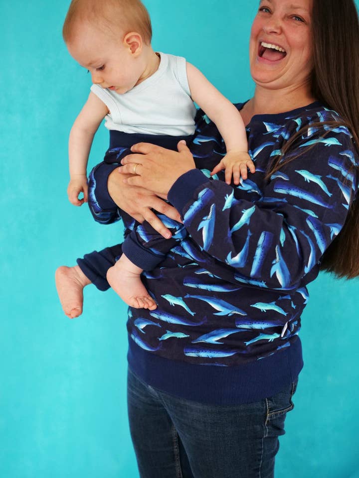 Donne che allattano ai cetacei per la vendita all'ingrosso da parte di Petites Menottes