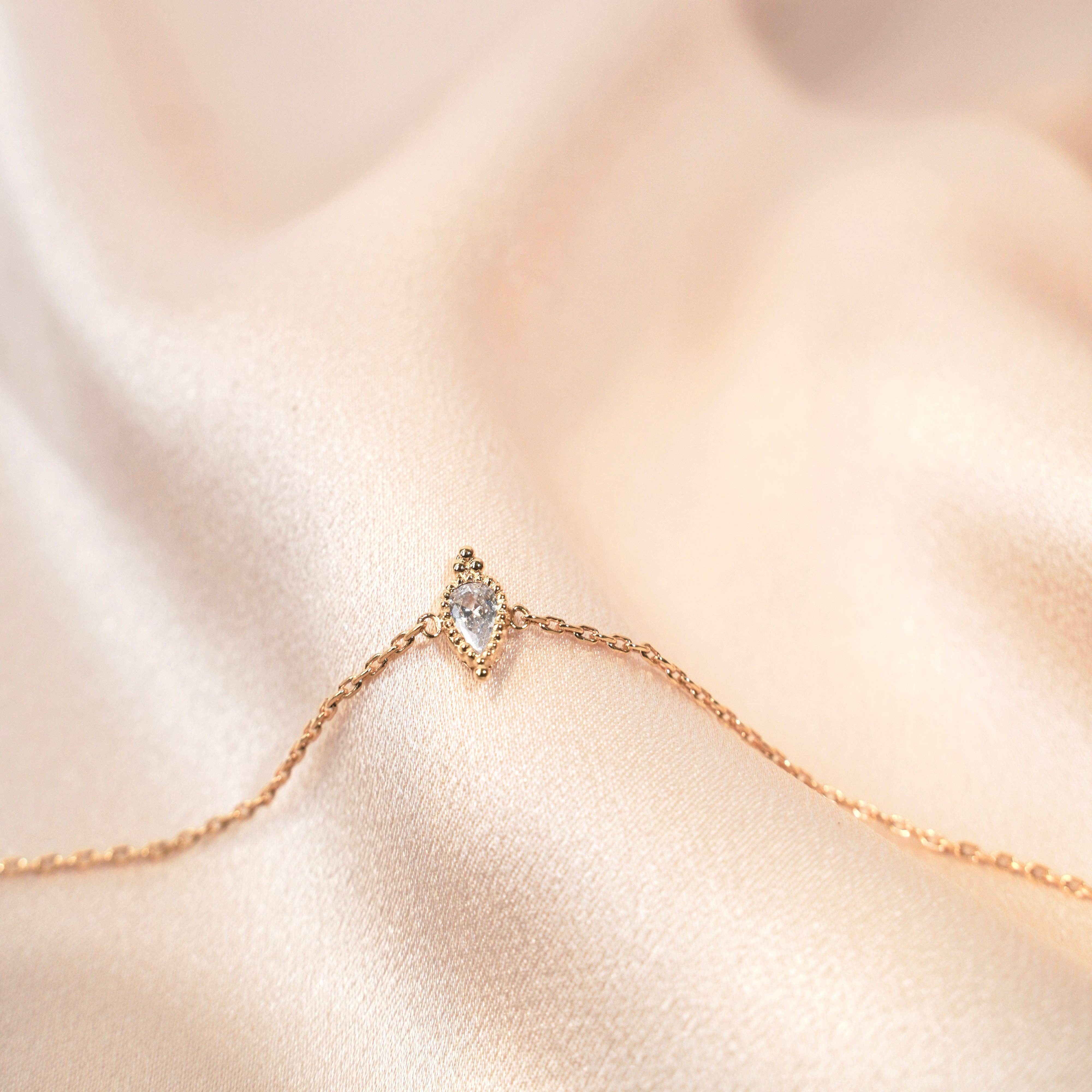 Meora Paris – wholesale Charm/dangle bracelet – 18k Gold Plated Drop Bracelet2