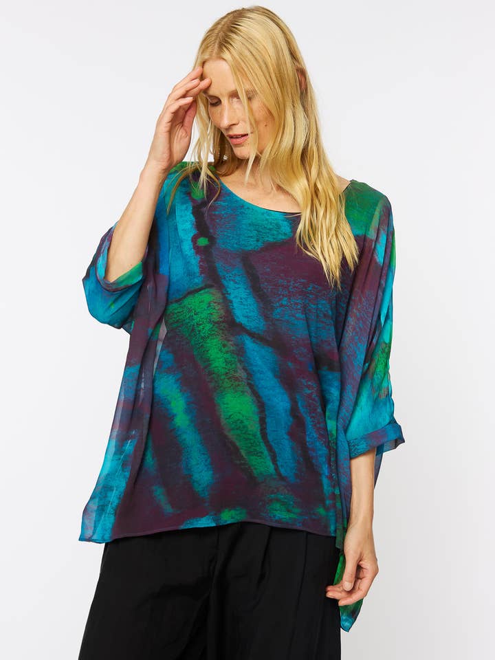 Poncho Capri en Blue Lagoon pour la vente par AMB Designs