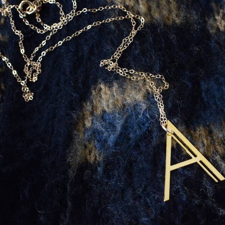Collier Alpha pour la vente par Brevity.
