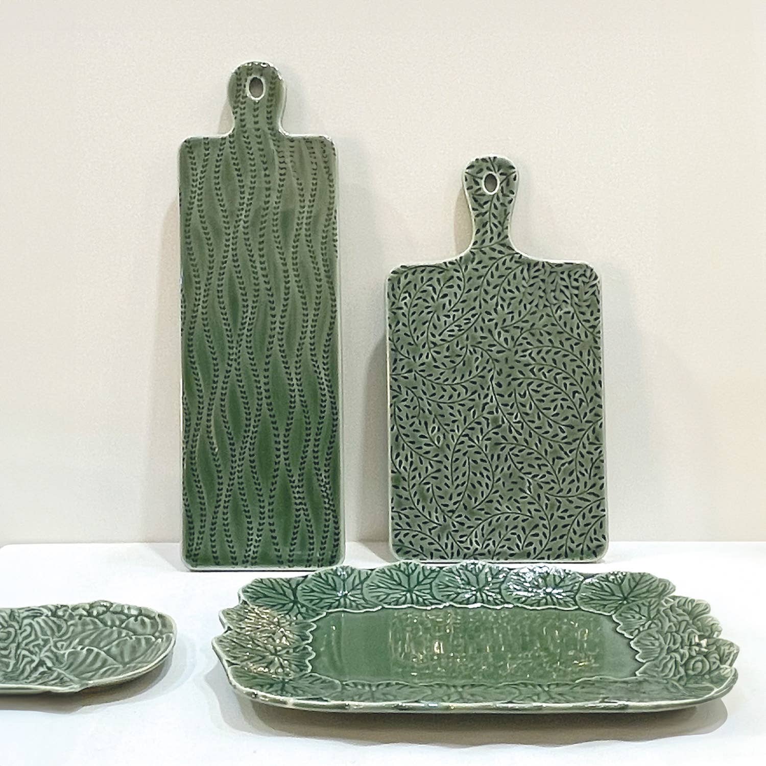 Opjet Paris - Wholesale Cutting Board - Flora rectangular long board L41.5 W13.2 H1cm1