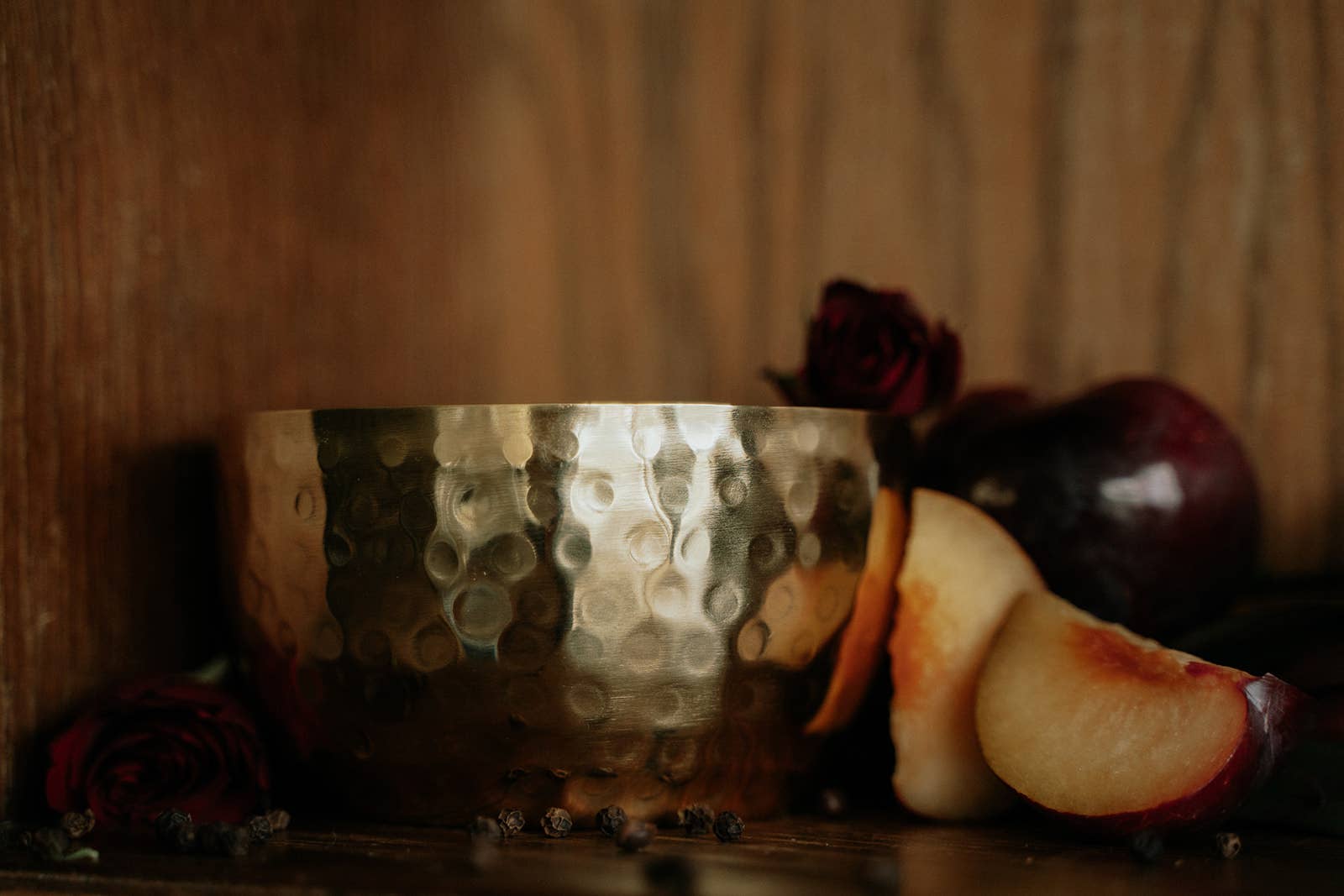 Woodsy Homelife – wholesale Jar/filled candle – Dark Rose & Peppercorn - Solid Brass 14oz Pure Soy Candle1